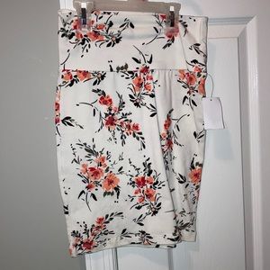 NEW WITH TAGS Charlotte Russe mini skirt floral